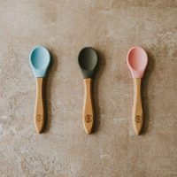 Bubba Bear ® Baby Feeding Spoons | Soft Silicone Tip for Weaning | Eco Friendly & Made with Natural Bamboo | Great Gift Idea for Babies & Toddler (Set of 5)